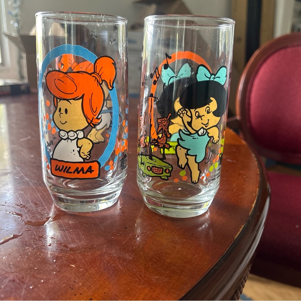 1986 pizza Hut glasses flinstones